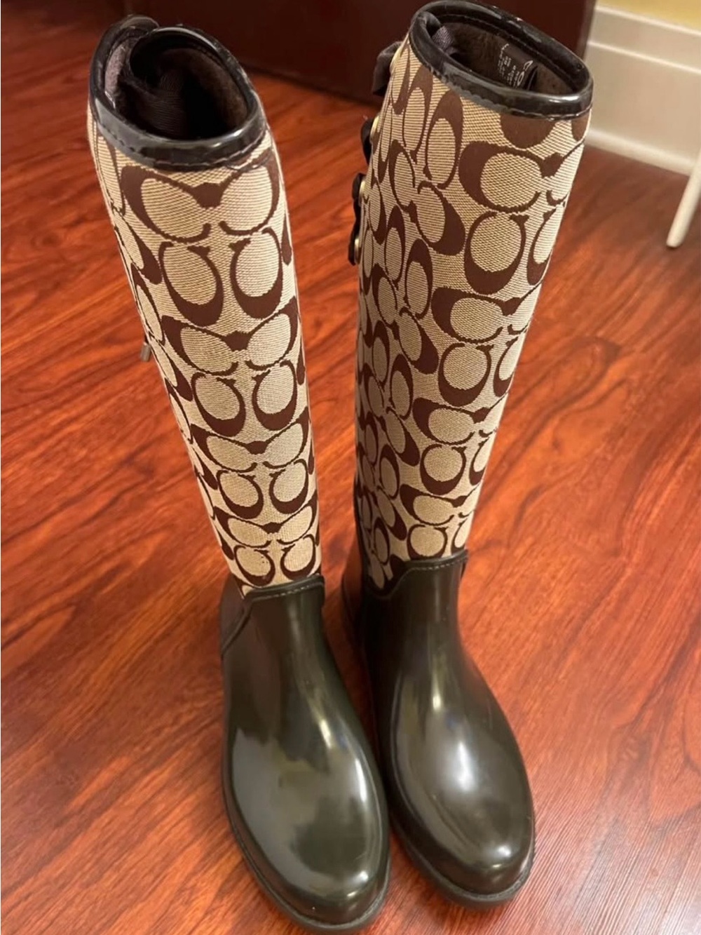 Tristee Rainboots